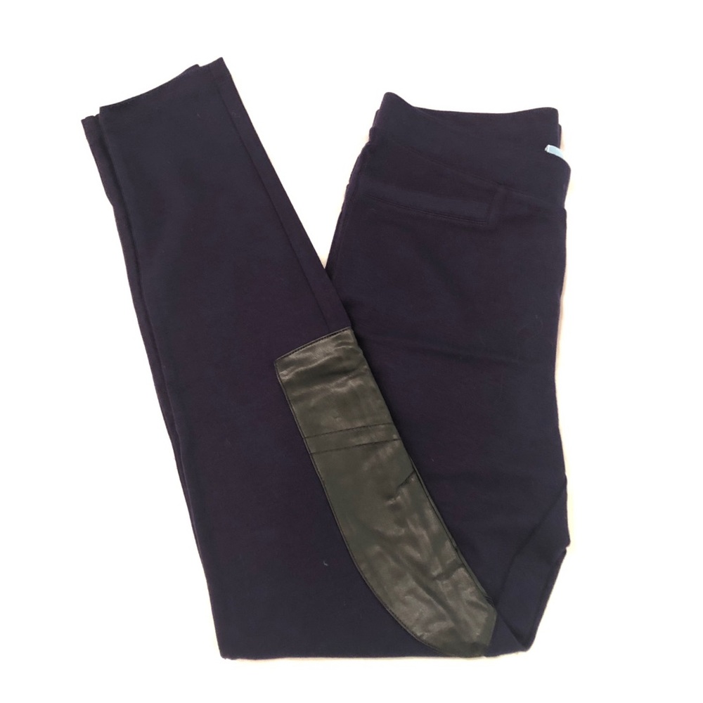 Navy leggings with leather details NEVER WORN